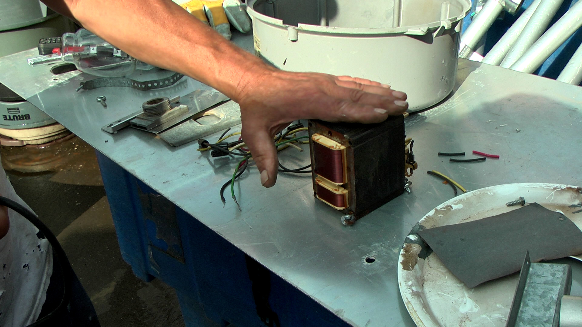 HOW TO SCRAP A LIGHTING BALLAST FOR MORE MONEY